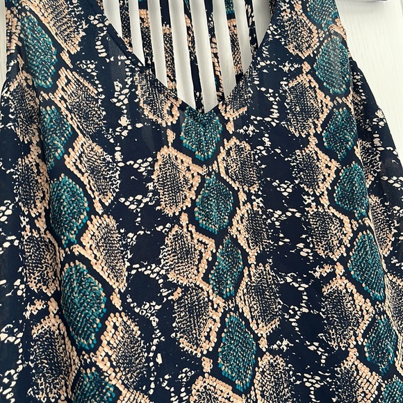 GUESS TANK TOP - Picture 3 of 4